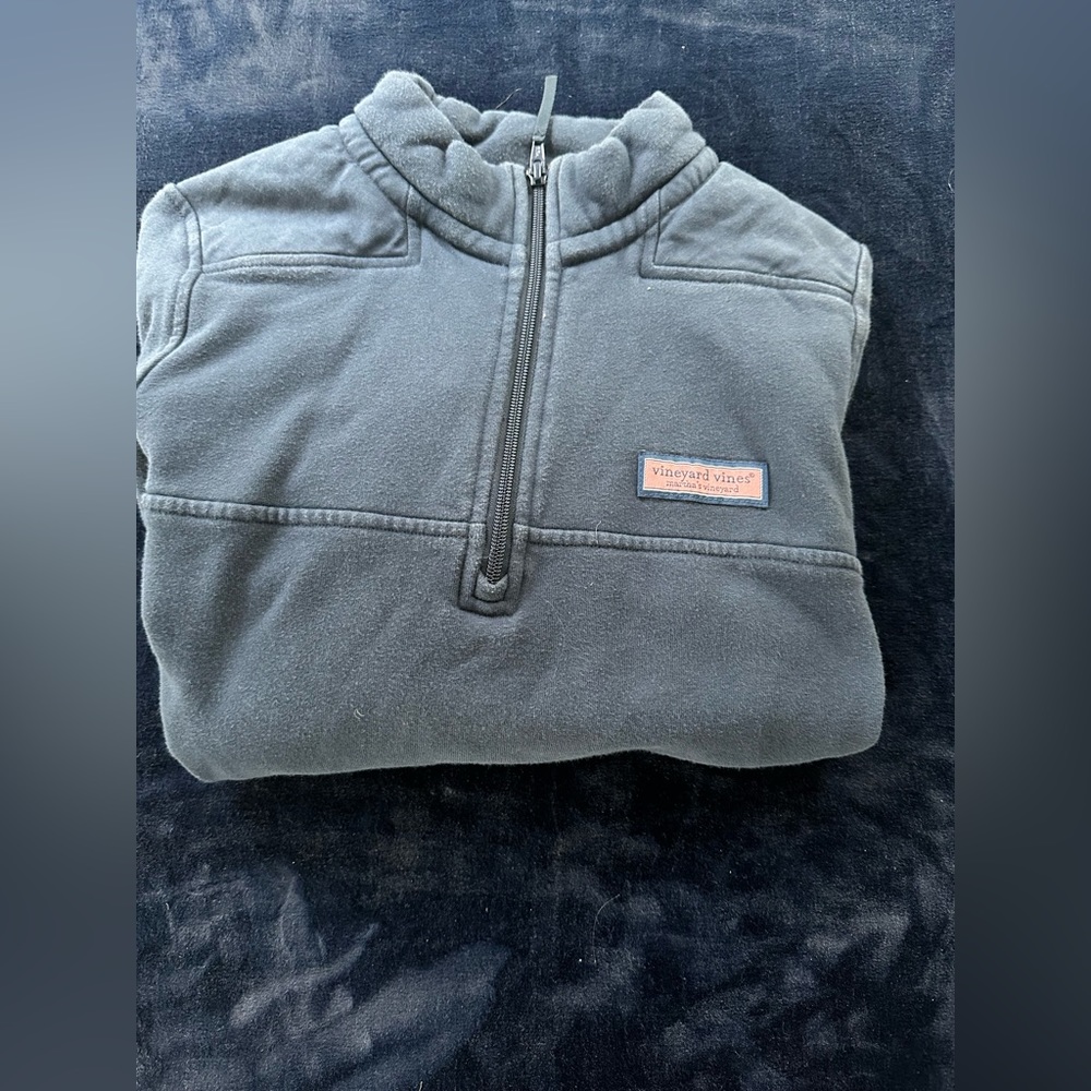 vineyard vines quarter zip, size boys Large